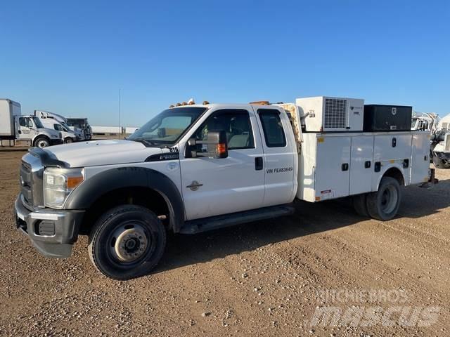 Ford F-550 Общински/универсални превозни средства
