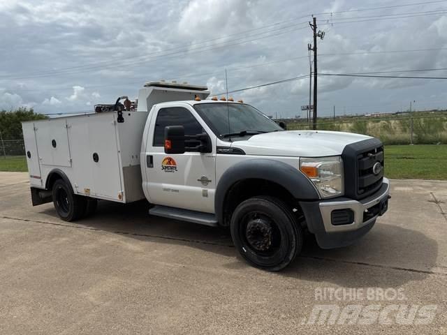 Ford F-550 Общински/универсални превозни средства
