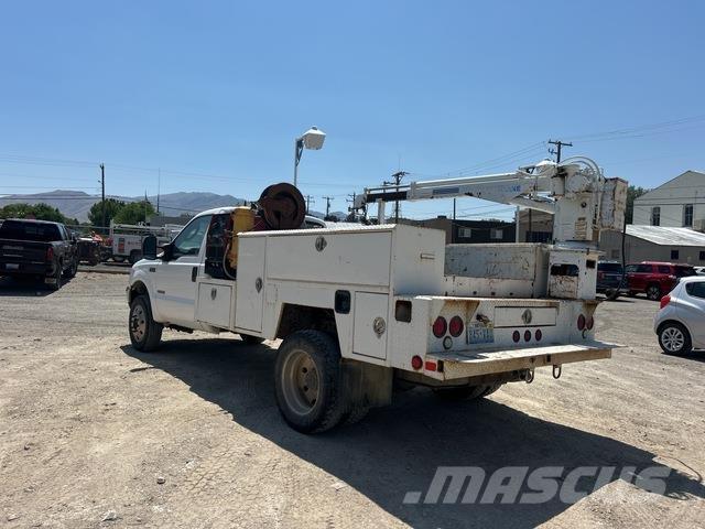 Ford F-550 Общински/универсални превозни средства
