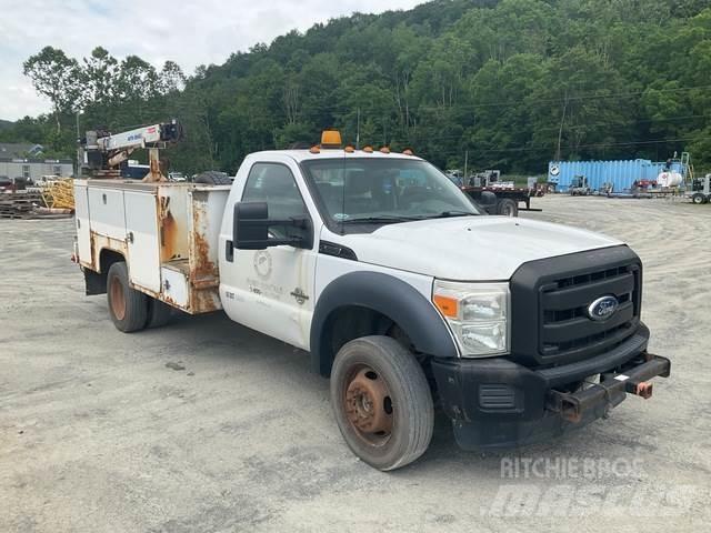 Ford F-550 Общински/универсални превозни средства
