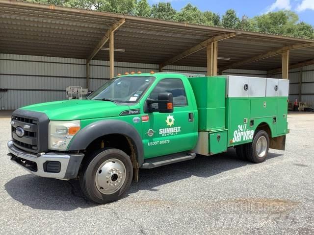 Ford F-550 Общински/универсални превозни средства
