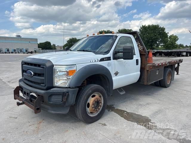 Ford F-550 Общински/универсални превозни средства
