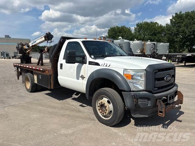 Ford F-550 Общински/универсални превозни средства

