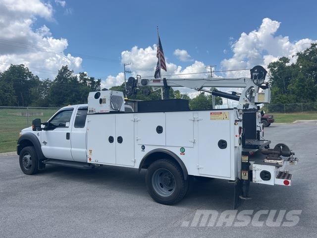 Ford F-550 Общински/универсални превозни средства
