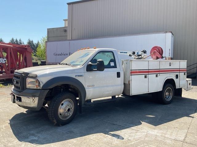 Ford F-550 Общински/универсални превозни средства
