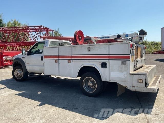 Ford F-550 Общински/универсални превозни средства
