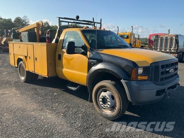 Ford F-550 Общински/универсални превозни средства
