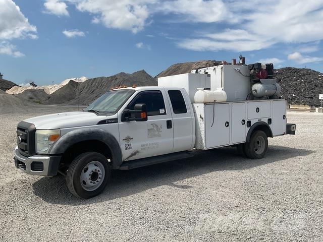 Ford F-550 Цистерна