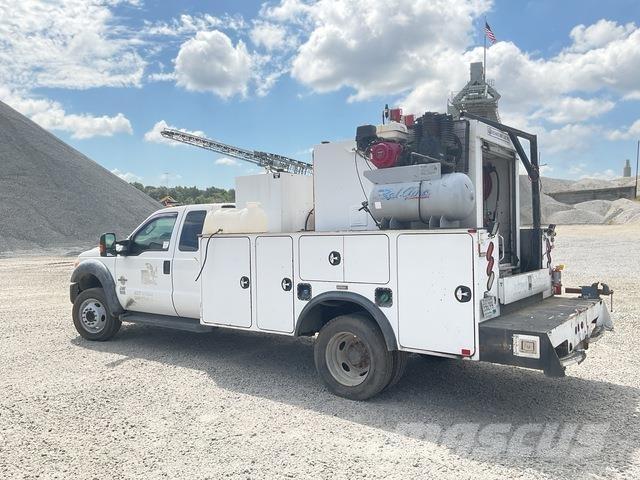 Ford F-550 Цистерна