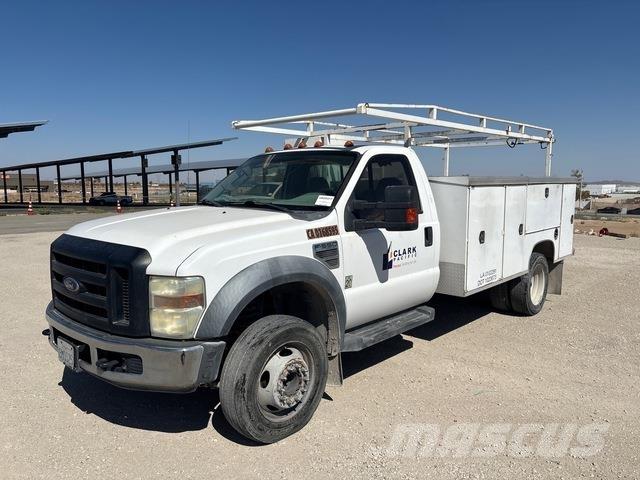 Ford F-550 Пикапи