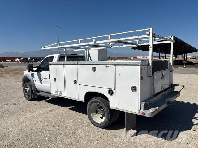 Ford F-550 Пикапи