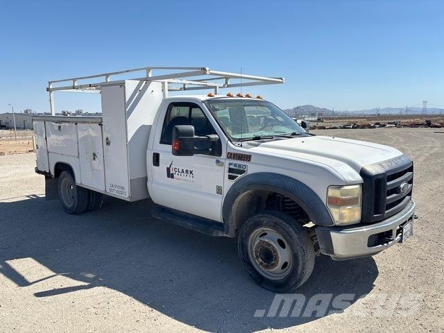Ford F-550 Пикапи