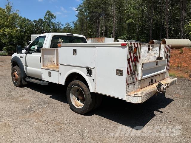 Ford F-550 Пикапи