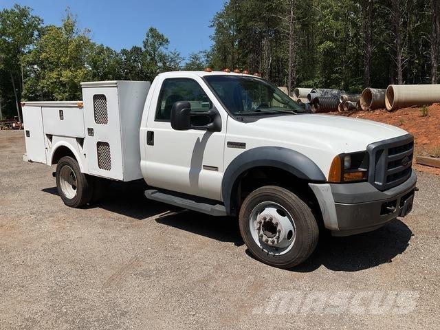 Ford F-550 Пикапи