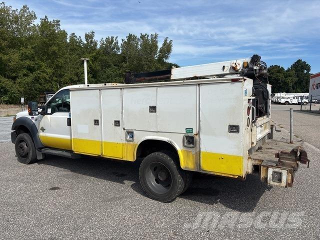 Ford F-550 Общински/универсални превозни средства
