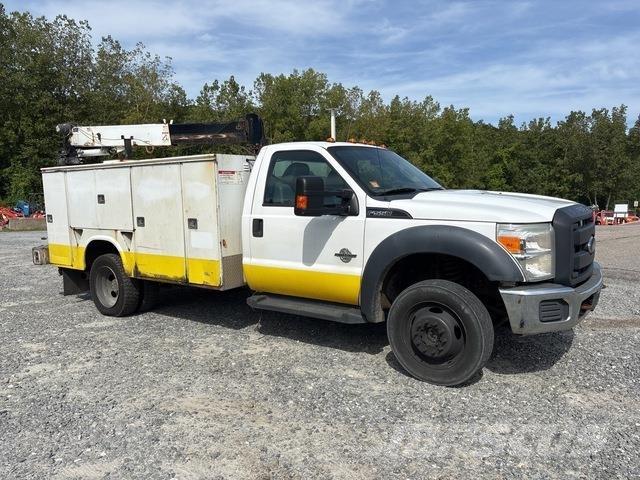 Ford F-550 Общински/универсални превозни средства
