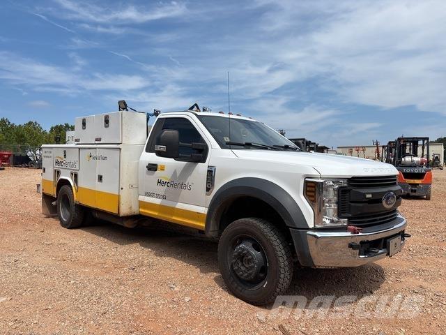 Ford F-550 Цистерна