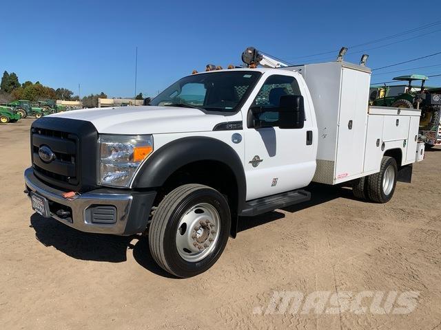 Ford F-550 Общински/универсални превозни средства

