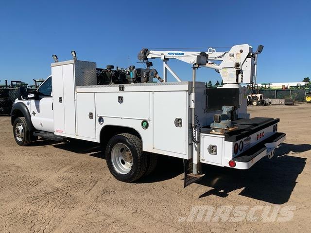 Ford F-550 Общински/универсални превозни средства
