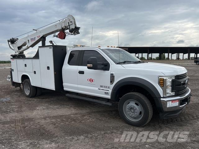 Ford F-550 Общински/универсални превозни средства
