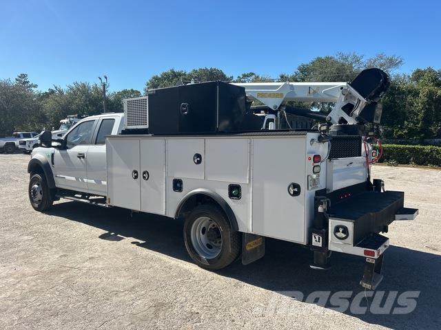 Ford F-550 Общински/универсални превозни средства
