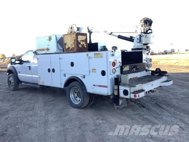 Ford F-550 Общински/универсални превозни средства
