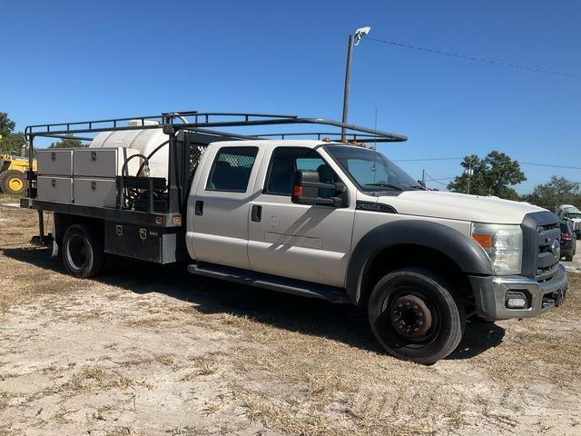 Ford F-550 Пикапи