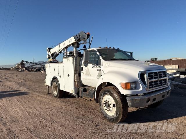 Ford F-650 Общински/универсални превозни средства

