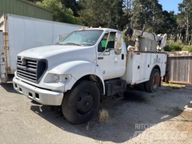 Ford F-650 Общински/универсални превозни средства
