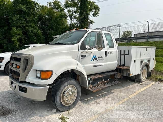 Ford F-650 Общински/универсални превозни средства
