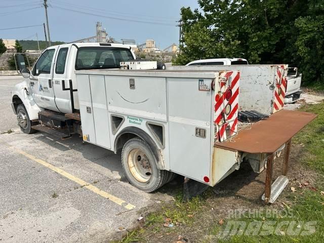 Ford F-650 Общински/универсални превозни средства
