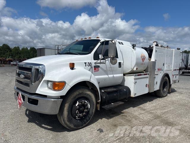 Ford F-650 Цистерна