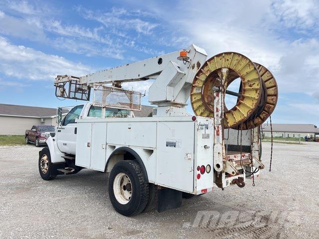 Ford F-650 Моторизирани платформи с талига