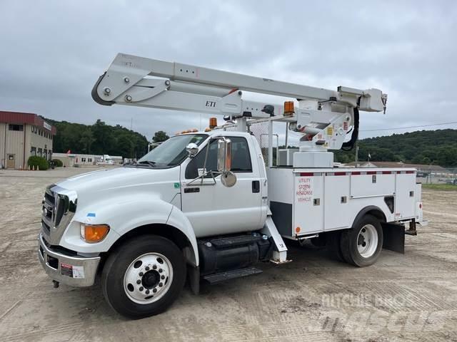 Ford F-750 Моторизирани платформи с талига