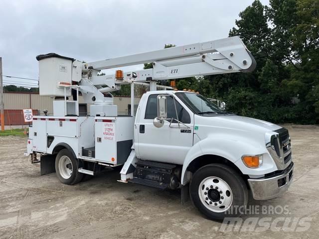 Ford F-750 Моторизирани платформи с талига