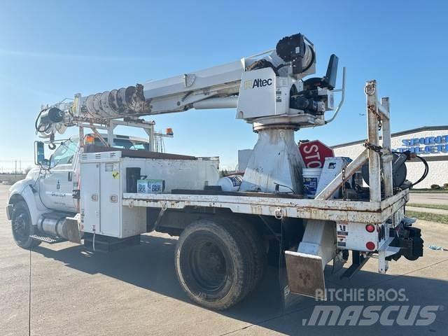 Ford F-750 Камиони с подвижни сондажни кули