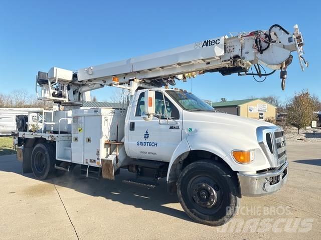 Ford F-750 Камиони с подвижни сондажни кули