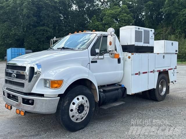 Ford F-750 Общински/универсални превозни средства

