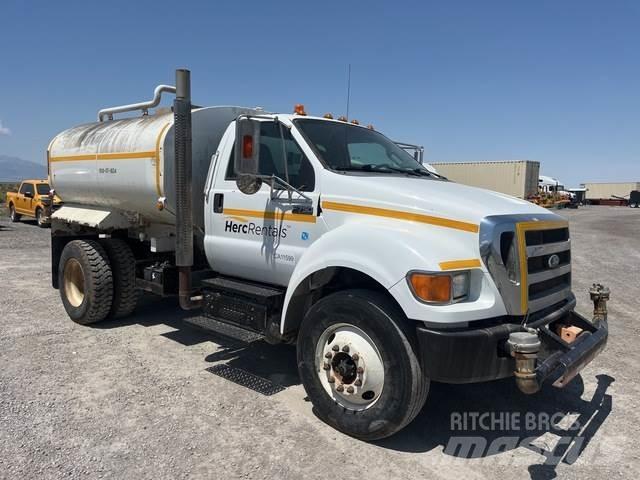 Ford F-750 Цистерни за вода

