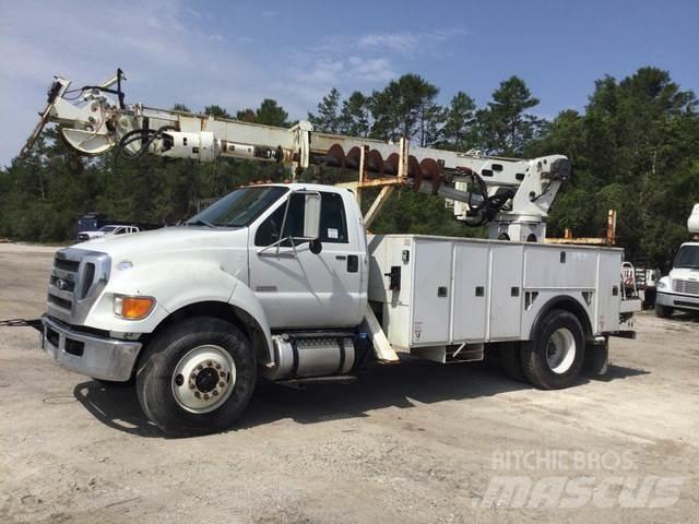 Ford F-750 Камиони с подвижни сондажни кули