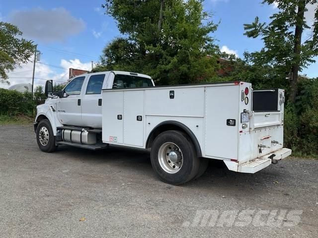 Ford F-750 Пикапи
