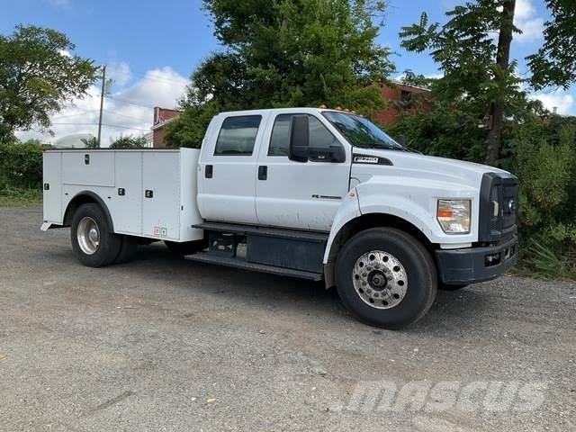 Ford F-750 Пикапи