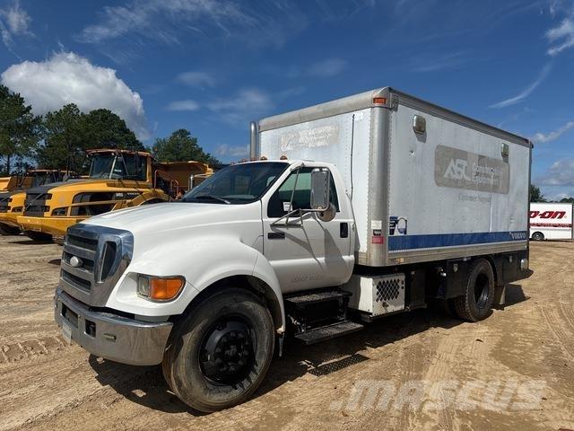 Ford F-750 Цистерна
