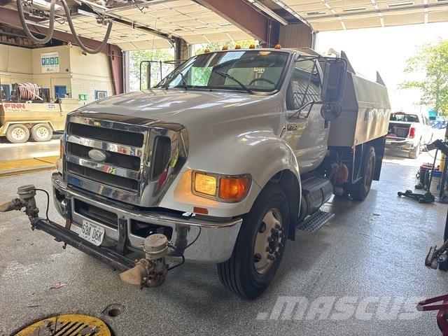 Ford F-750 Цистерни за вода
