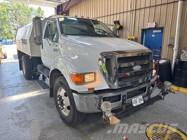 Ford F-750 Цистерни за вода
