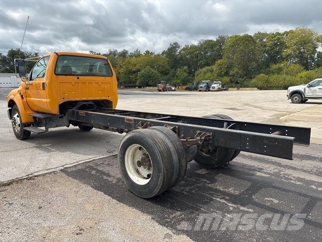Ford F-750 Кабини