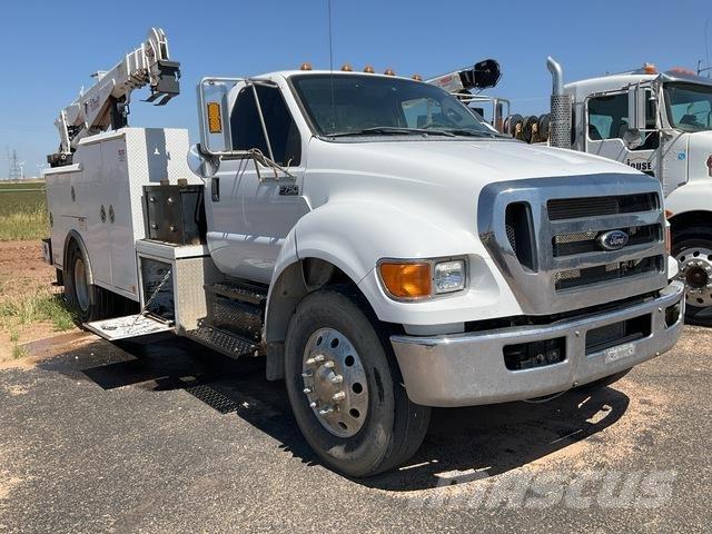 Ford F-750 Общински/универсални превозни средства
