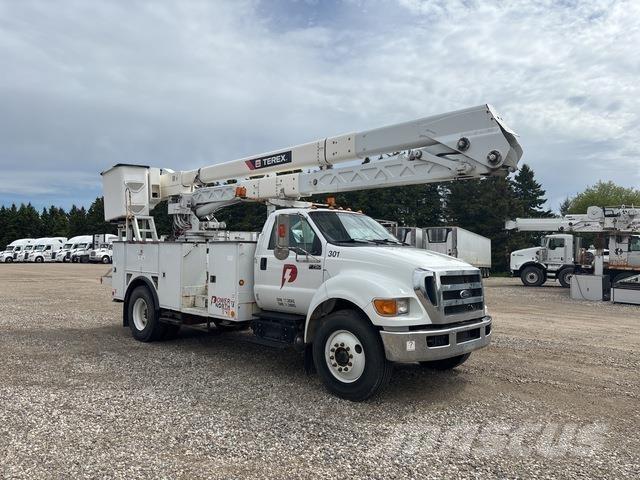 Ford F-750 Моторизирани платформи с талига