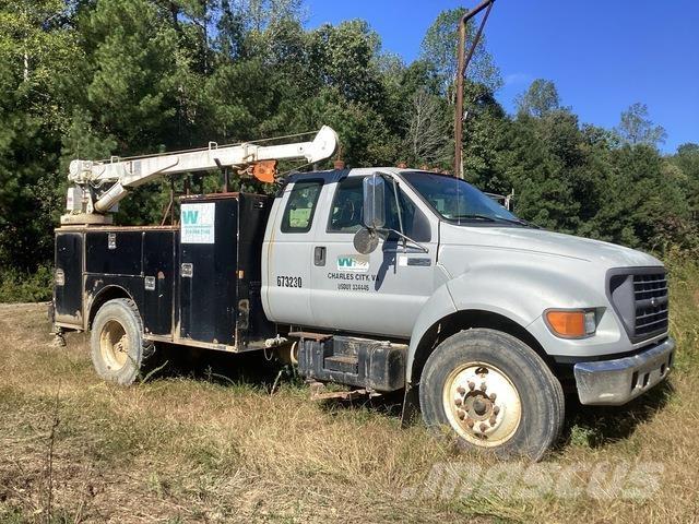 Ford F-750 Общински/универсални превозни средства
