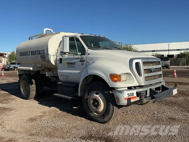 Ford F-750 Цистерни за вода
